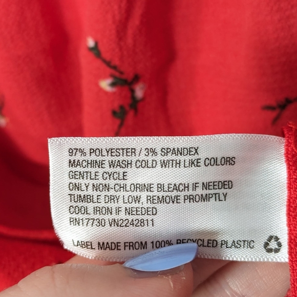 Adorable Twist Front Red Floral Balloon Sleeve Cropped Wild Fable Blouse Size M - Picture 8 of 10